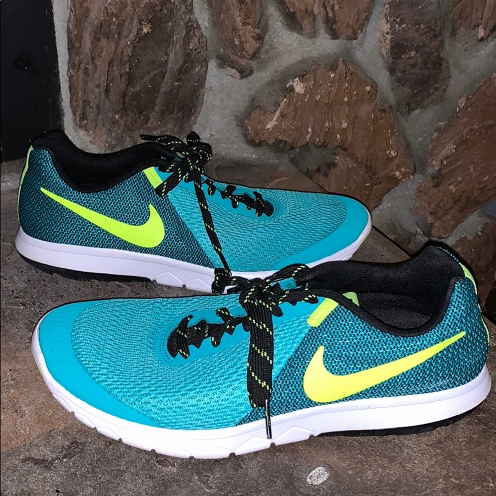 Women’s Nike- BEST OFFER (Flex Experience RN 5)